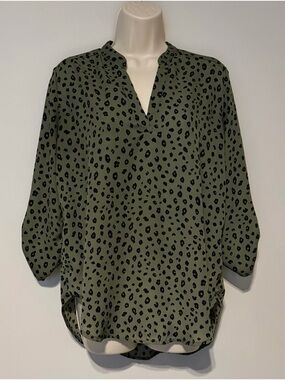 Lush Olive Green Leopard Print Split-Neck Tunic